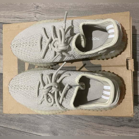 BRAND NEW. Yeezy Boost 350 V2. Wore them once. Comes in original box. Size W5.5 - Picture 3 of 7